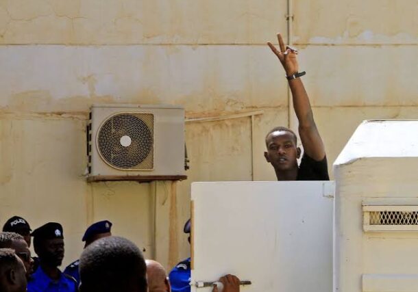 اعتقال الناشط السياسي في السودان بمقر السفارة السودانية في ليبيا.