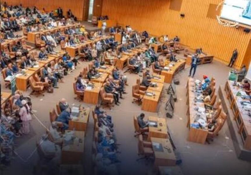 من بانجول.. السودان يدعو للتصدي للدور الخارجي الداعم للحرب !