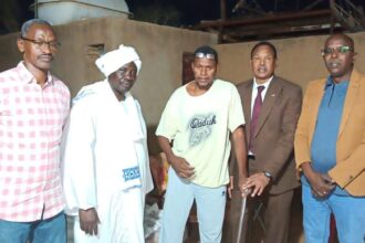 وزير الرياضة يزور حارس الهلال المصاب