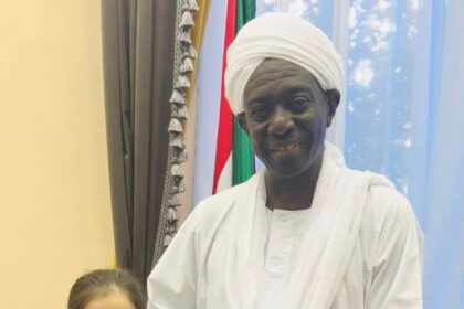 تكريم أطفال روس لأدائهم أغنية للعطبراوي