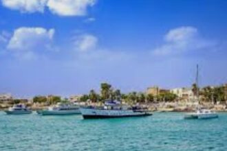 خطر بيئي يهدد البحر الأحمر