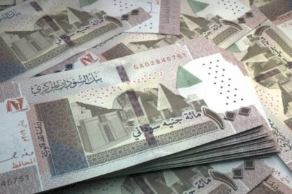 من التعهدات إلى الإنجاز… خارطة طريق لاستقرار الجنيه السوداني وخفض تكلفة المعيشة