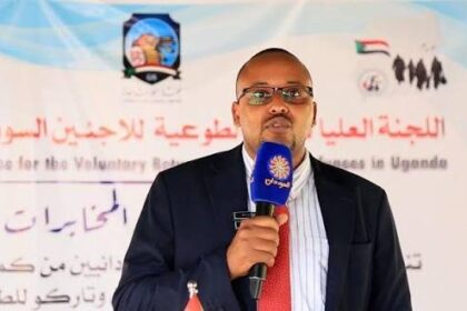 لاجئون يعودون من أوغندا.. المخابرات العامة على الخط !!