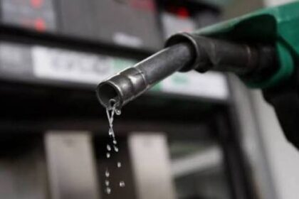 ولايات سودانية تخفض أسعار الوقود