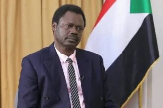 مناوي يكشف أدق تفاصيل وكواليس الساعات الاخيرة قبل الحرب!!