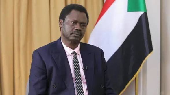 مناوي يكشف أدق تفاصيل وكواليس الساعات الاخيرة قبل الحرب!!