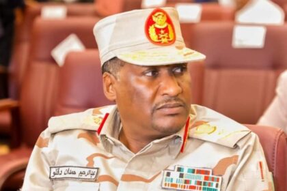 يا خبر .. طرد عبد الرحيم دقلو من أم دافوق 