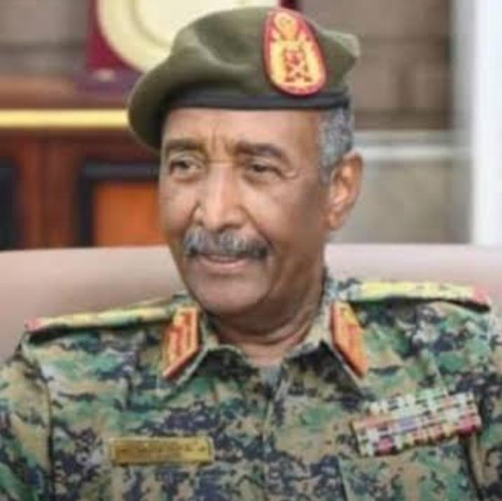البرهان يوجه بتقليل الضرائب والرسوم المحلية وتخفيف عبء المعيشة 