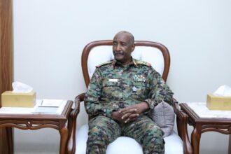 البرهان يعقد اجتماعاً عاجلا بقادة الفرقة الثانية مشاة بالقضارف !!