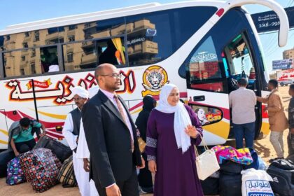 وزير التعليم يستقبل أكثر من 500 عائد من مصر.. الكشف عن موعد وصول الفوج الأخير