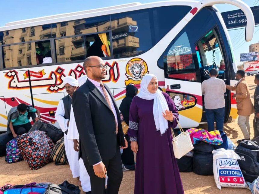 وزير التعليم يستقبل أكثر من 500 عائد من مصر.. الكشف عن موعد وصول الفوج الأخير