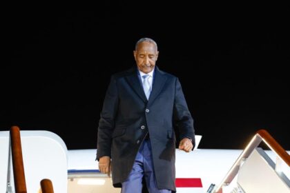 البرهان يصل روسيا على رأس وفد رفيع.. ما الذي تبحثه القمة الروسية الأفريقية!!