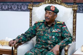 يقود وفدا رفيعا.. البرهان إلى روسيا