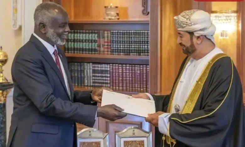 البرهان يبتعث جبريل لسلطان عمان.. ما القصة؟!