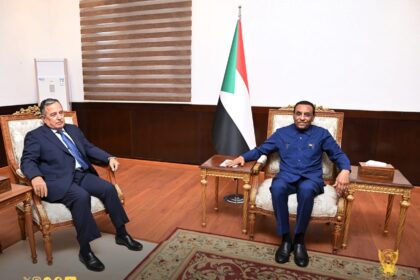 كامل إدريس يطالب بتحرك عربي جديد.. ماذا دار في لقائه مع نبيل فهمي!!