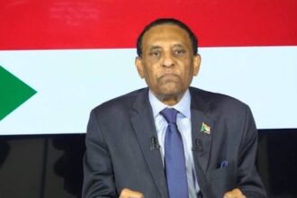 رئيس الوزراء يبشر : سنواصل الإعمار وتحسين معاش الناس والسودان سيعود قويا!